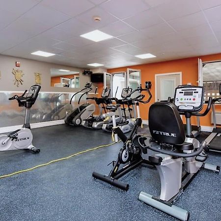 2Br Suite At The Grand Castle Pool Gym & Parking Grandville Buitenkant foto