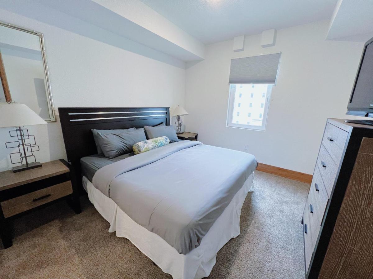 2Br Suite At The Grand Castle Pool Gym & Parking Grandville Buitenkant foto