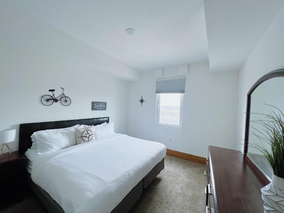 2Br Suite At The Grand Castle Pool Gym & Parking Grandville Buitenkant foto