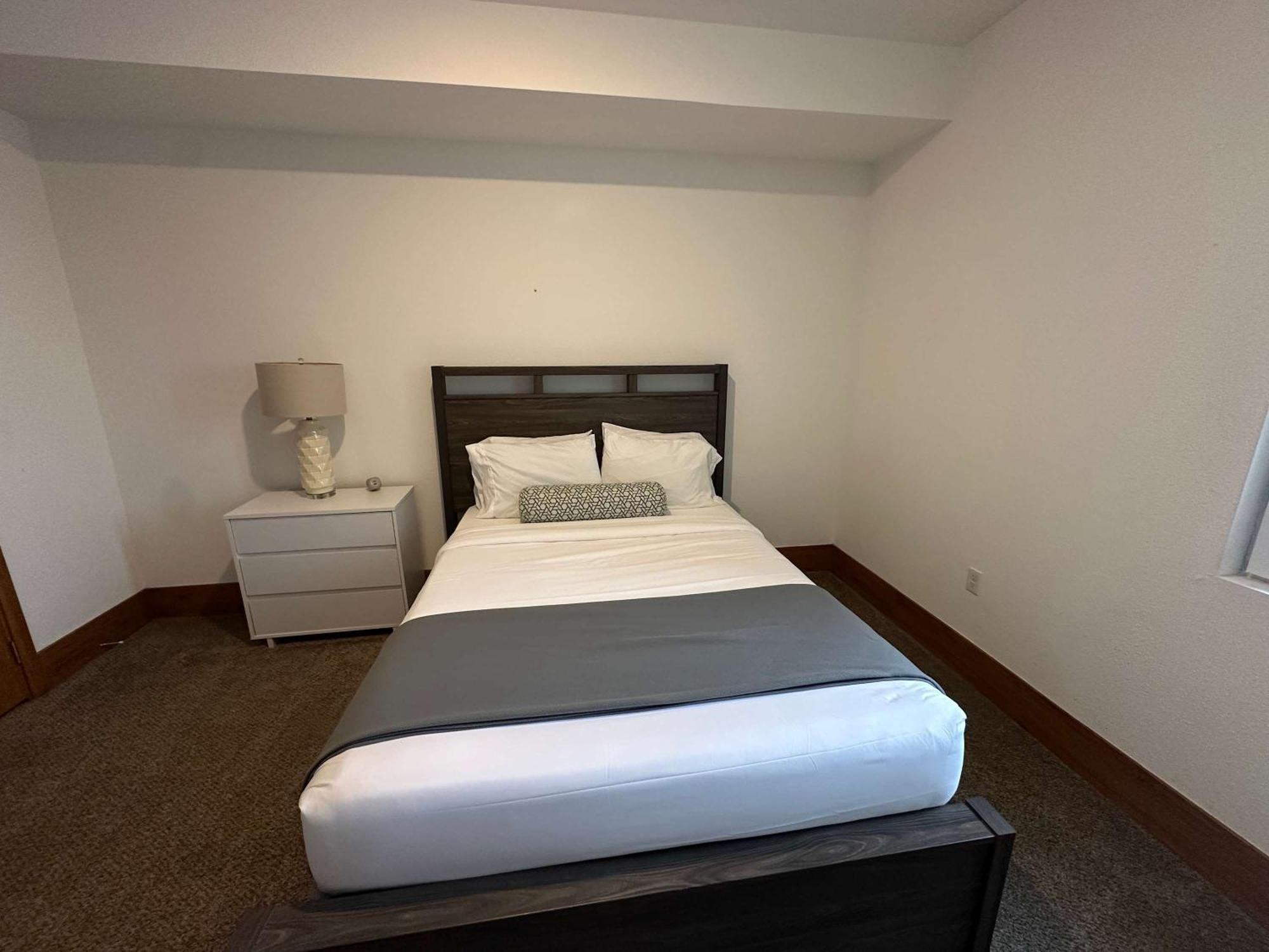2Br Suite At The Grand Castle Pool Gym & Parking Grandville Buitenkant foto